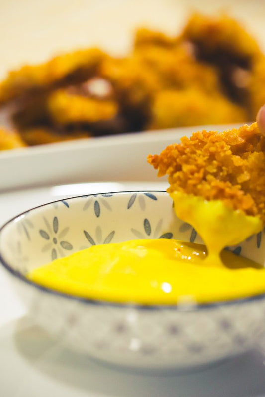 Maionese allo zafferano con nuggets di pollo